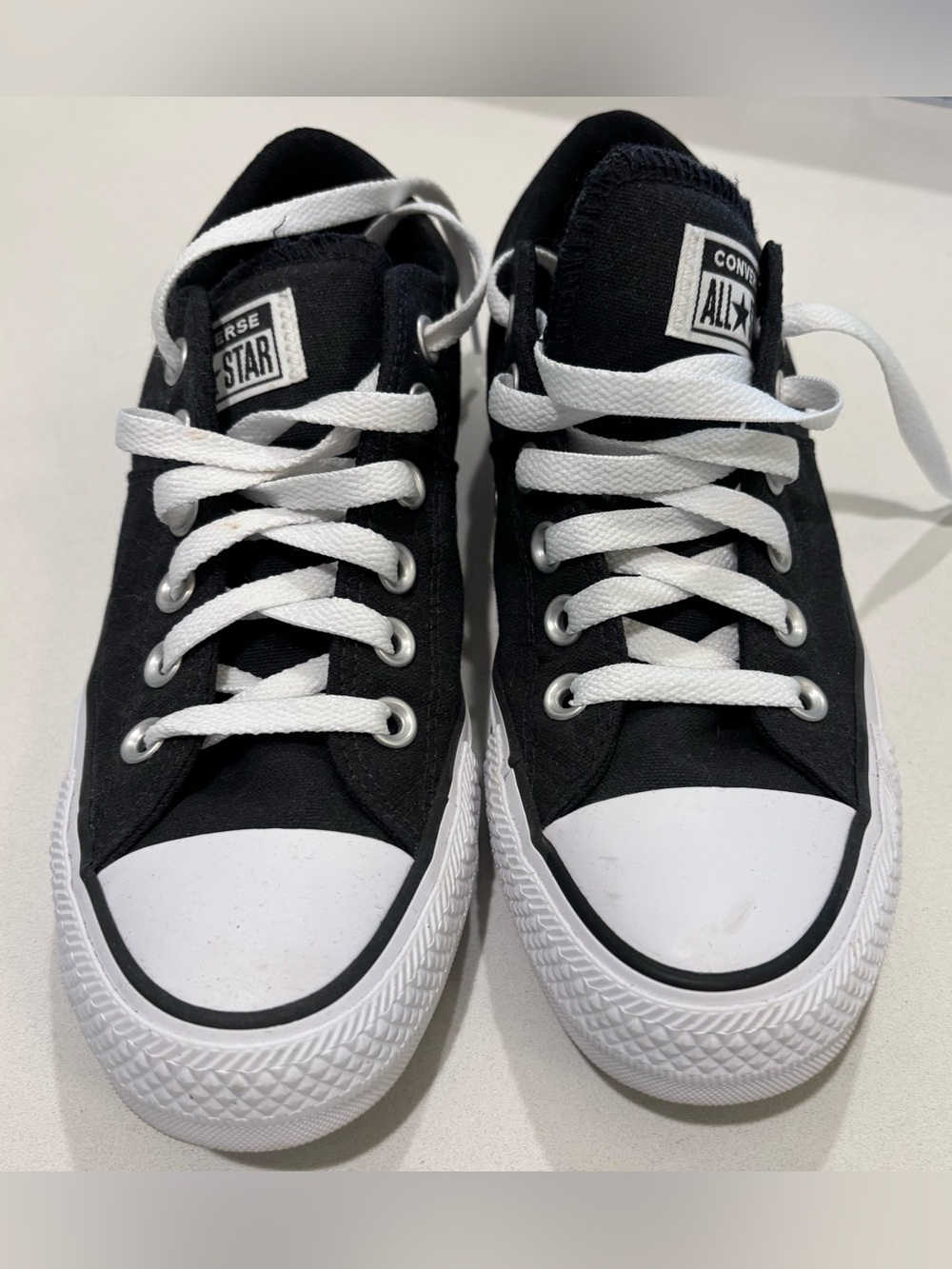 Converse All Star Black & White Low Top Sneakers – Women’s Size 7